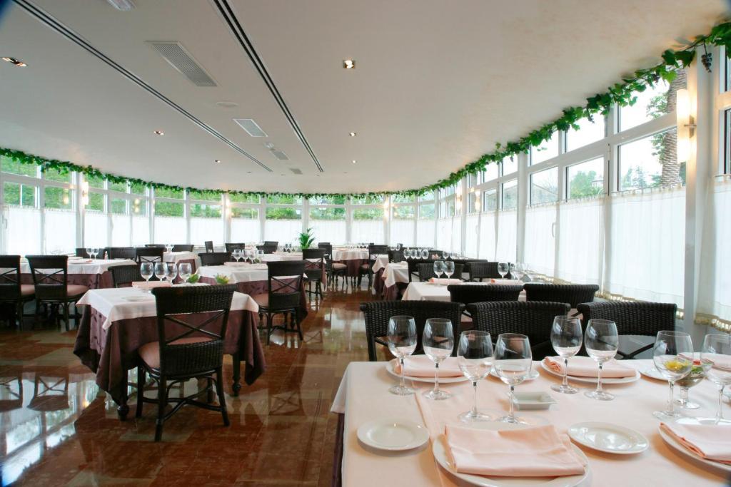 Silken Spa La Hacienda De Don Juan Llanes Exterior photo