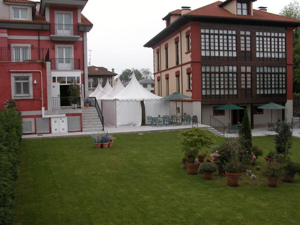 Silken Spa La Hacienda De Don Juan Llanes Exterior photo